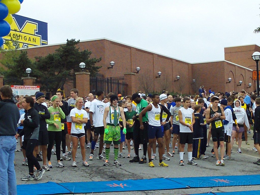 BHGH 2009 0063.jpg - The Big House Big Heat 5 and 10 K race. October 4, 2009 run in Ann Arbor Michigan finishes on the 50 yard line of the University of Michigan stadium.